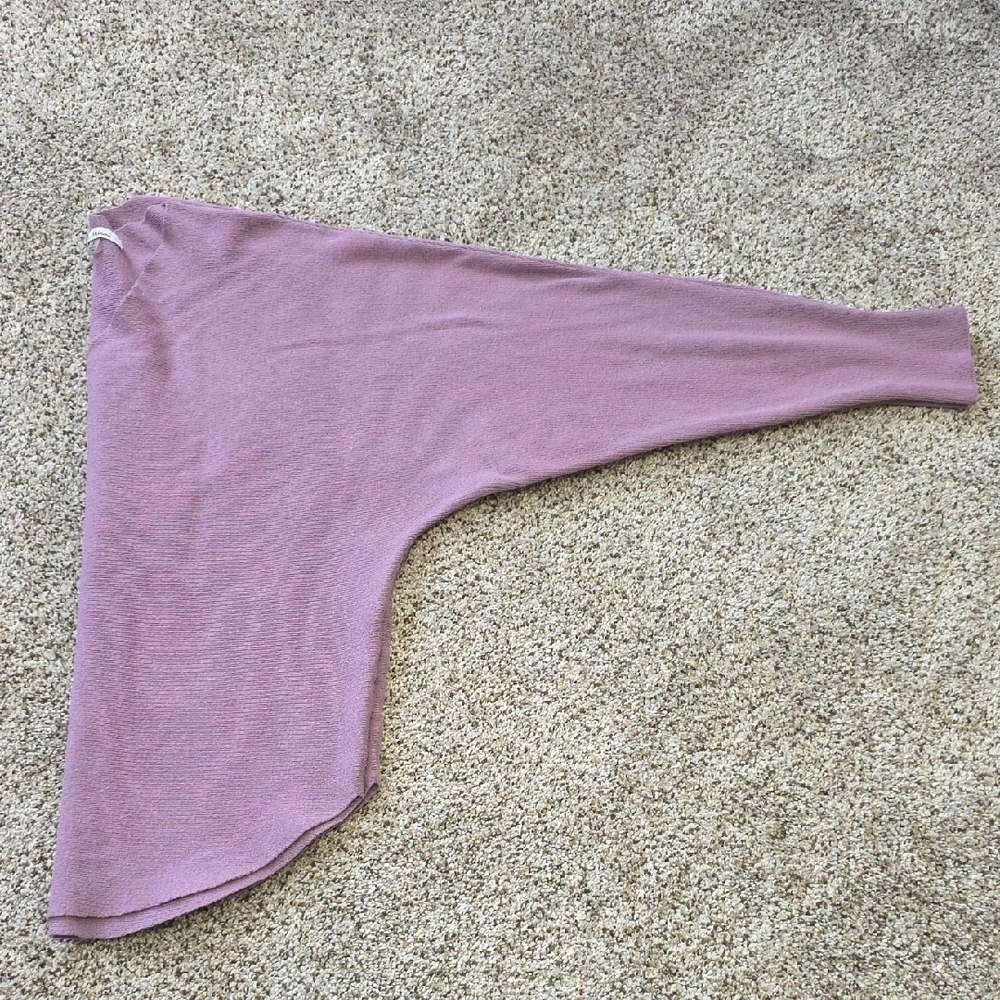 Elegant Lavender V-Neck Sweater - Picture 8 of 9